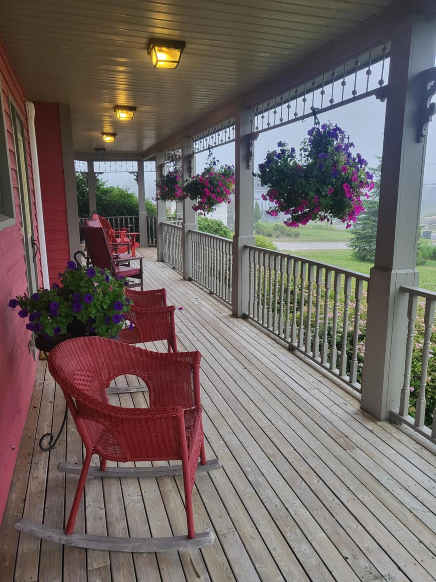 Cranberry Cove Inn ルイスバーグ エクステリア 写真