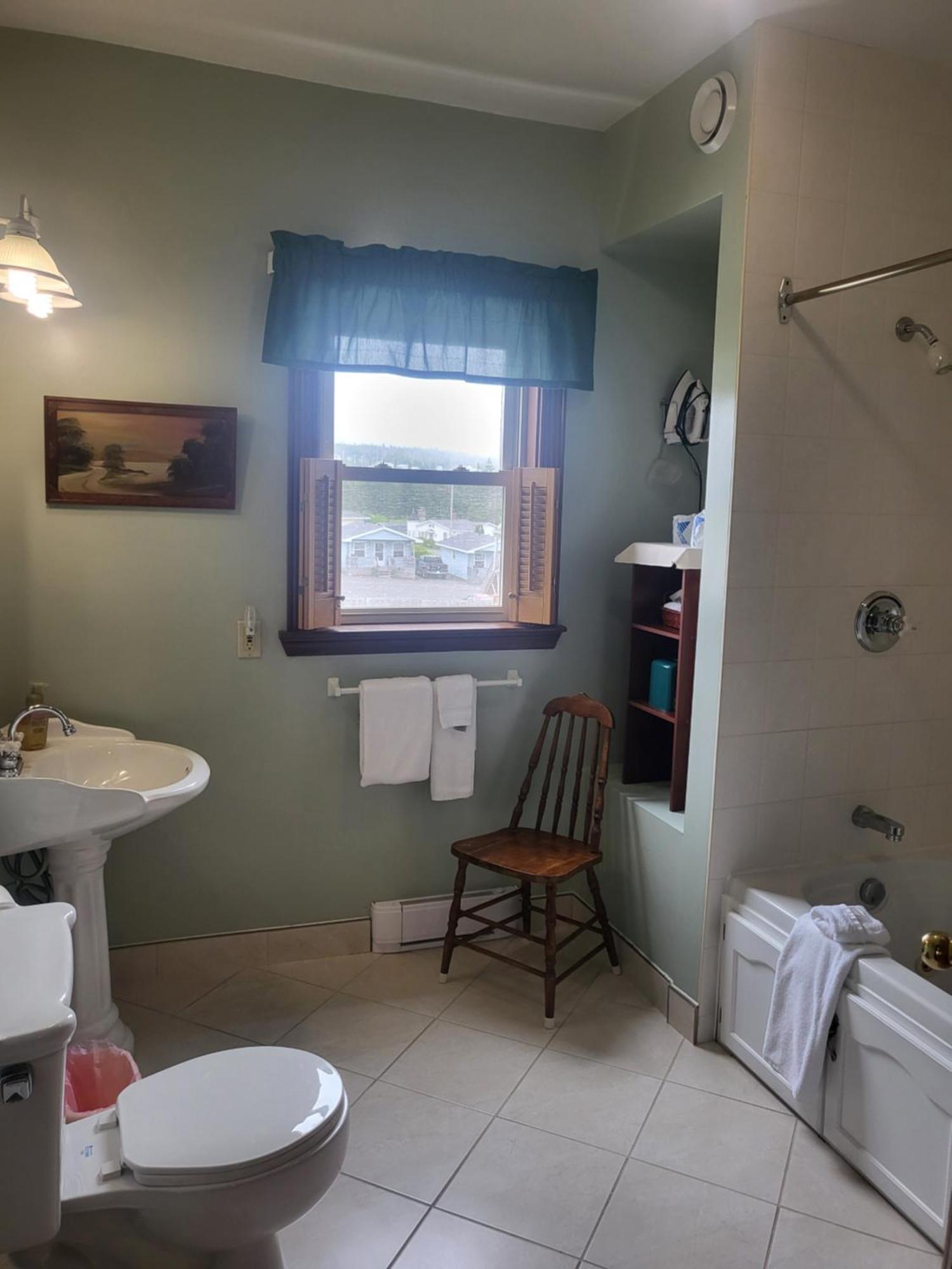 Cranberry Cove Inn ルイスバーグ エクステリア 写真