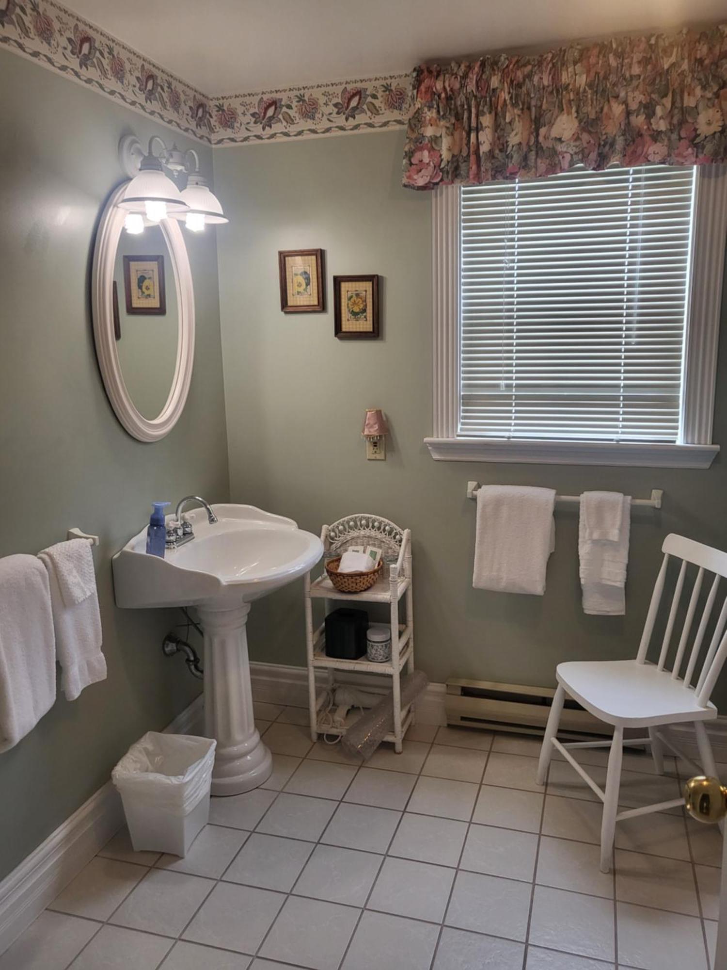 Cranberry Cove Inn ルイスバーグ エクステリア 写真
