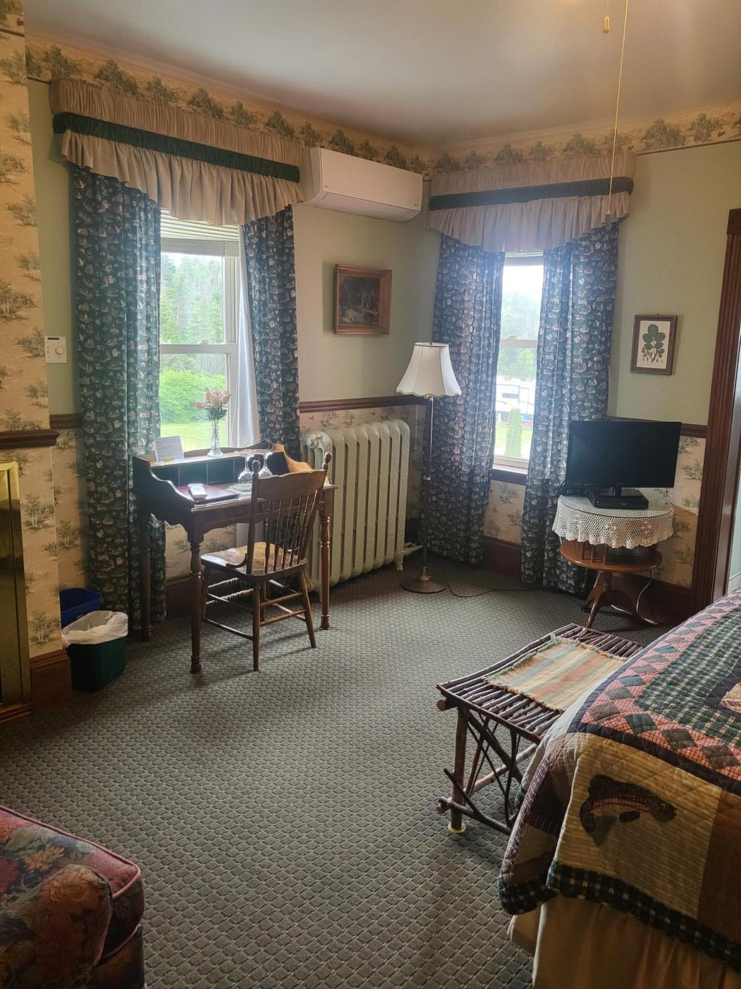 Cranberry Cove Inn ルイスバーグ エクステリア 写真