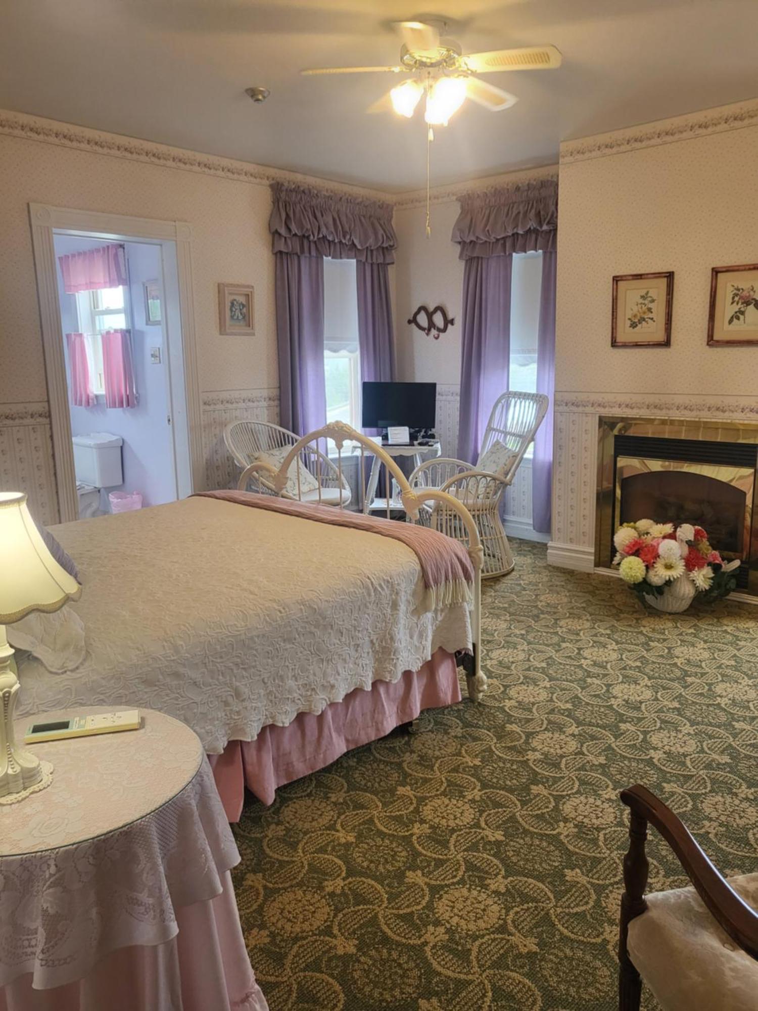 Cranberry Cove Inn ルイスバーグ エクステリア 写真